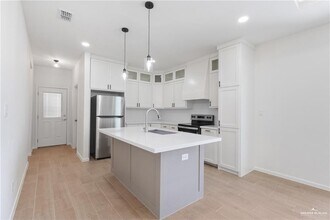 13 San Andres in Edinburg, TX - Building Photo - Building Photo