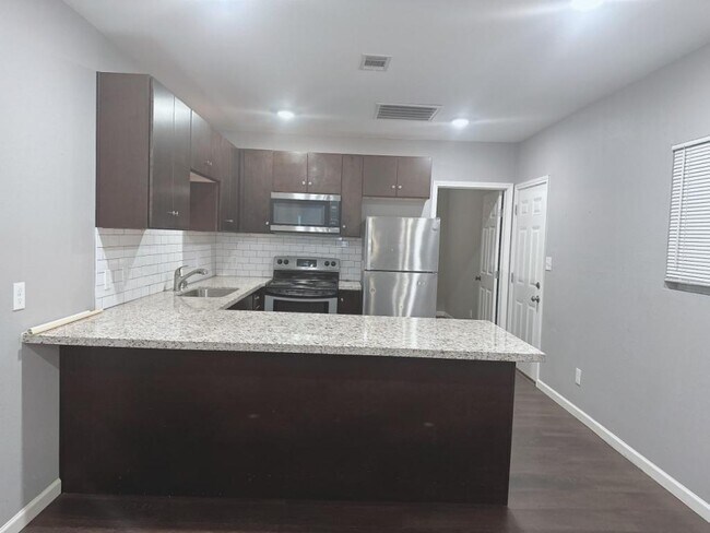 1817 Worms St photo'