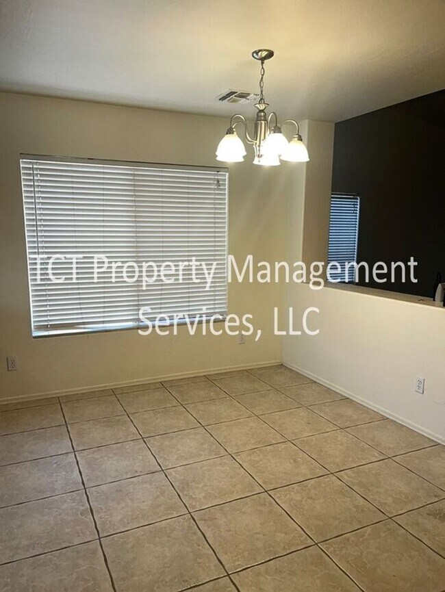3548 S Buckaroo Trail in Gilbert, AZ - Building Photo - Building Photo