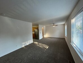 1073 NE Hidden Valley Dr in Bend, OR - Building Photo - Building Photo