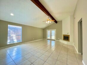 7014 Caladero Dr in Houston, TX - Building Photo - Building Photo