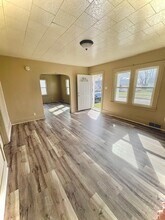 1122 Steely St in Waterloo, IA - Building Photo - Building Photo