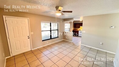 5520 Charleston St in Orlando, FL - Building Photo - Building Photo