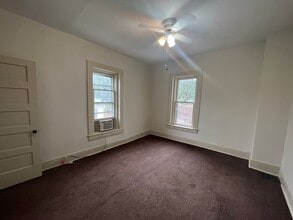 215 W Elm St in Alton, IL - Building Photo - Building Photo