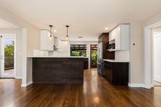 11715 3rd Ave NW in Seattle, WA - Building Photo - Building Photo