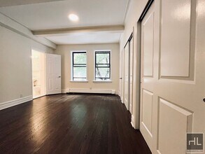 WEST 79 STREET in New York, NY - Foto de edificio - Building Photo