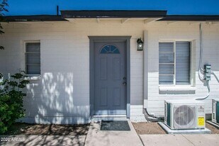425 N 17th Dr in Phoenix, AZ - Building Photo