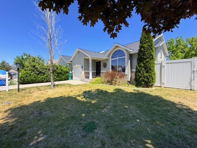 property at 1410 N 550 W St