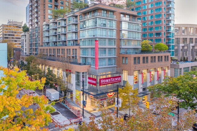 L'Hermitage in Vancouver, BC - Building Photo - Building Photo