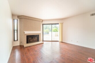 8601 Falmouth Ave-Unit -218 in Los Angeles, CA - Building Photo - Building Photo