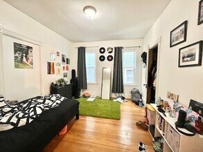 10 Bucknam St, Unit 1 in Boston, MA - Foto de edificio - Building Photo