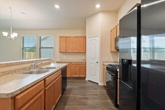 11053 Patriot Ct in Cleveland, TX - Building Photo - Building Photo