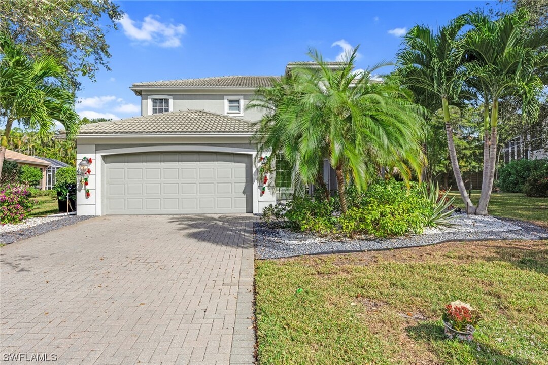 9978 Colonial Walk N in Estero, FL - Foto de edificio