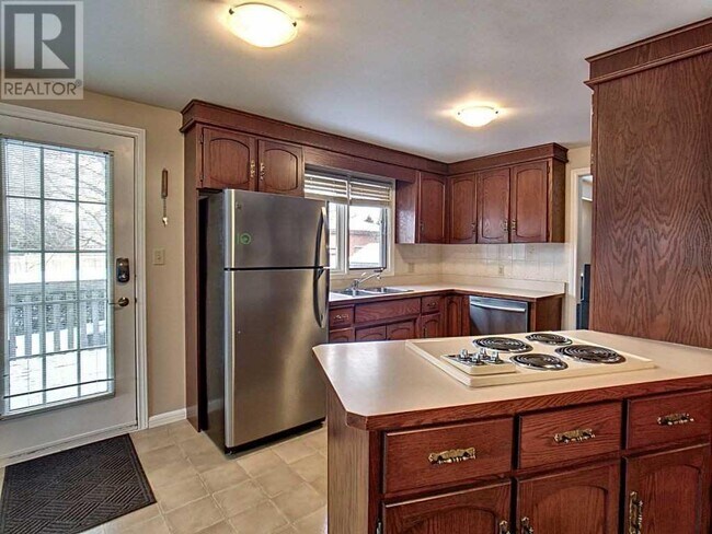 28 Yewholme Dr in Guelph, ON - Building Photo - Building Photo