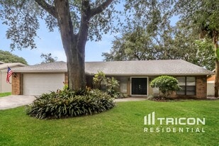 949 Yellow Rose Dr in Orlando, FL - Building Photo