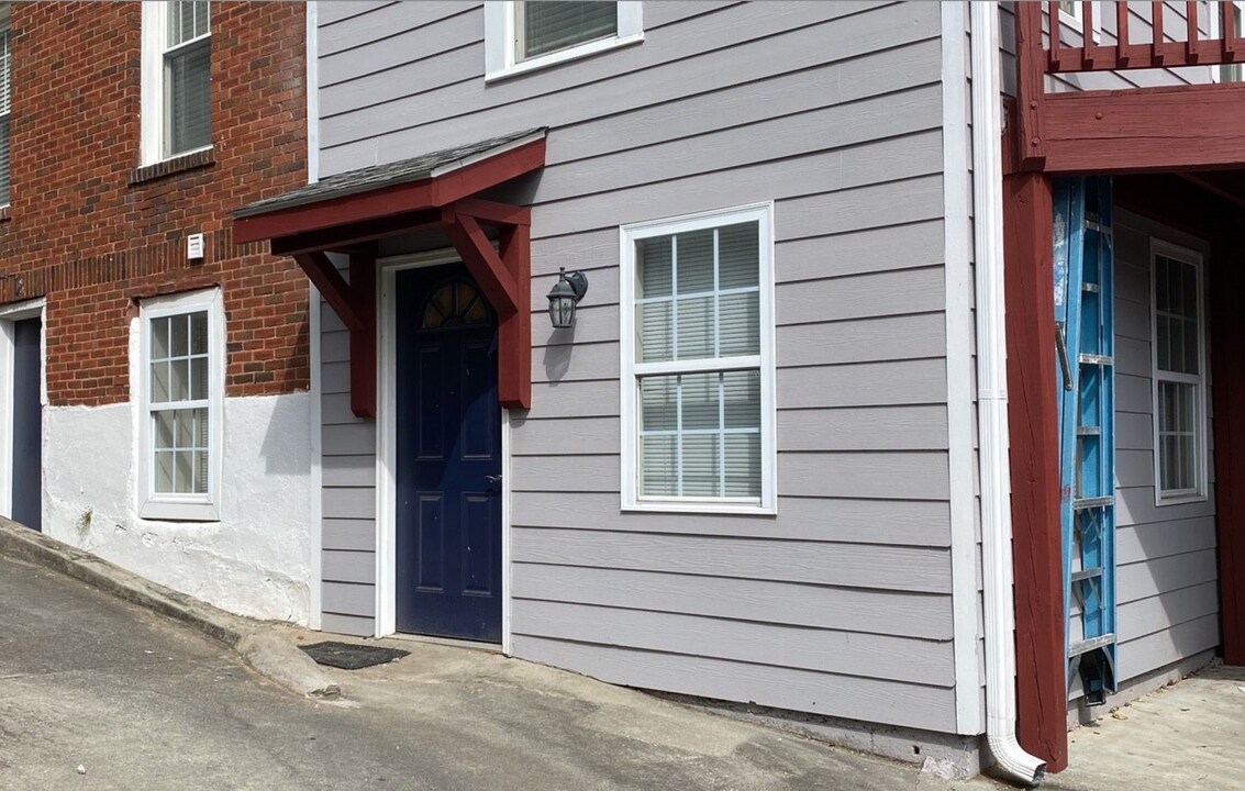 655 Kennesaw Ave NE in Atlanta, GA - Building Photo