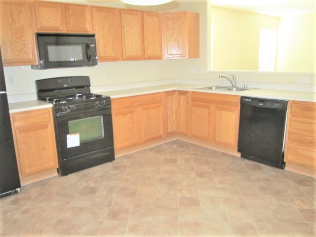 451 Burton Meadows Dr NE in Rio Rancho, NM - Building Photo