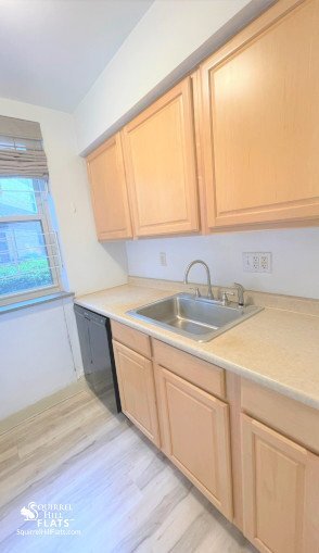 5712 Phillips Ave, Unit B1 in Pittsburgh, PA - Building Photo - Building Photo