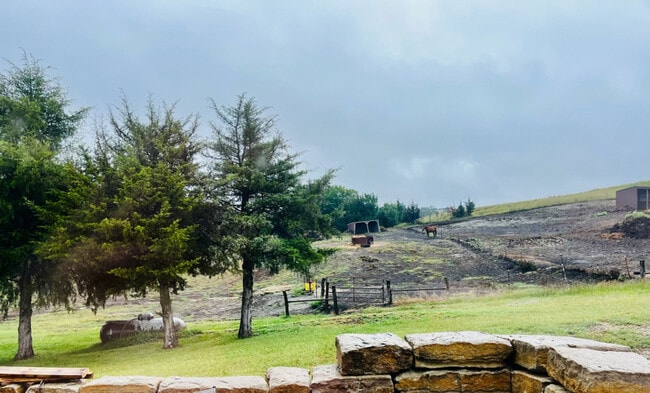 13325 Brush Creek Rd in Westmoreland, KS - Building Photo - Building Photo