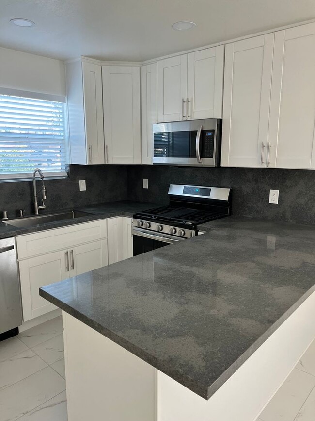 3897 Z St in San Diego, CA - Building Photo - Building Photo