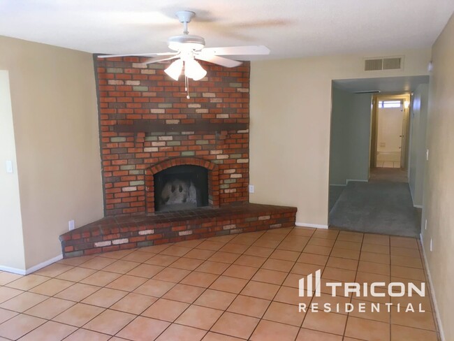 5819 W Grovers Ave in Glendale, AZ - Building Photo - Building Photo