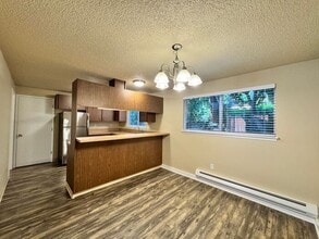 112 Regents Blvd in Fircrest, WA - Building Photo - Building Photo