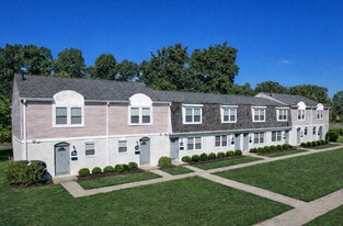Estates at Crystal Bay in Indianapolis, IN - Building Photo