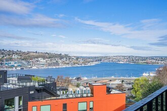 Mark Spencer Apartments in Seattle, WA - Foto de edificio - Interior Photo