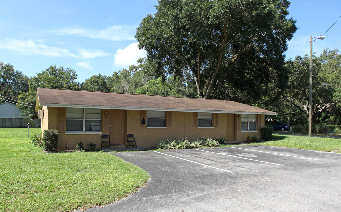 Oakwood in Tampa, FL - Foto de edificio