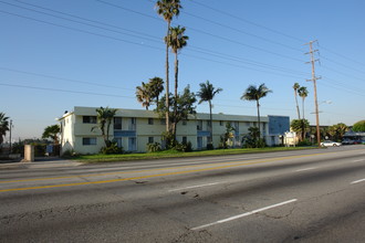 The Tropics in Gardena, CA - Building Photo - Building Photo