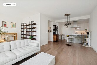 460 W 42nd St in New York, NY - Building Photo - Building Photo