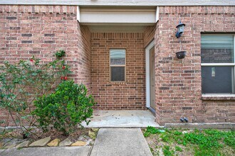 17110 Amarose Dr in Houston, TX - Building Photo - Building Photo