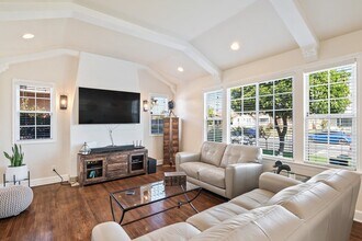 2844 Hill St in Huntington Park, CA - Building Photo - Building Photo