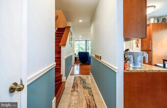 11214 Beaver Trail Ct in Reston, VA - Building Photo - Building Photo
