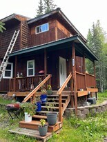 534 Auburn Dr in Fairbanks, AK - Building Photo