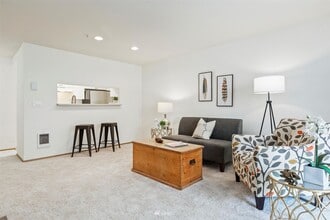 23335 Cedar Way, Unit B102 in Mountlake Terrace, WA - Building Photo - Building Photo