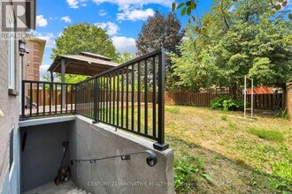 10 Blake Ct in Ajax, ON - Building Photo - Building Photo