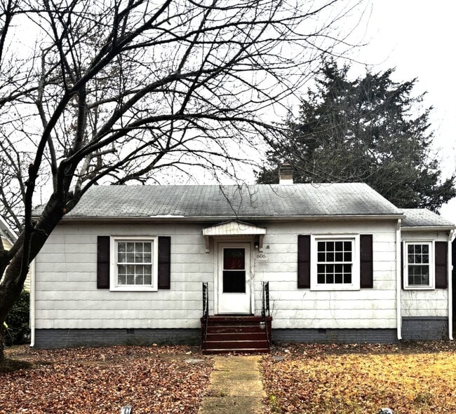 property at 606 W 49th St