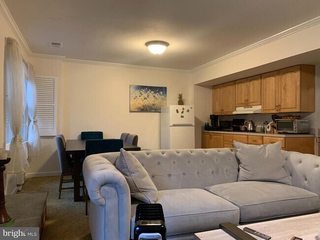 5800 Edson Ln in Rockville, MD - Building Photo - Building Photo