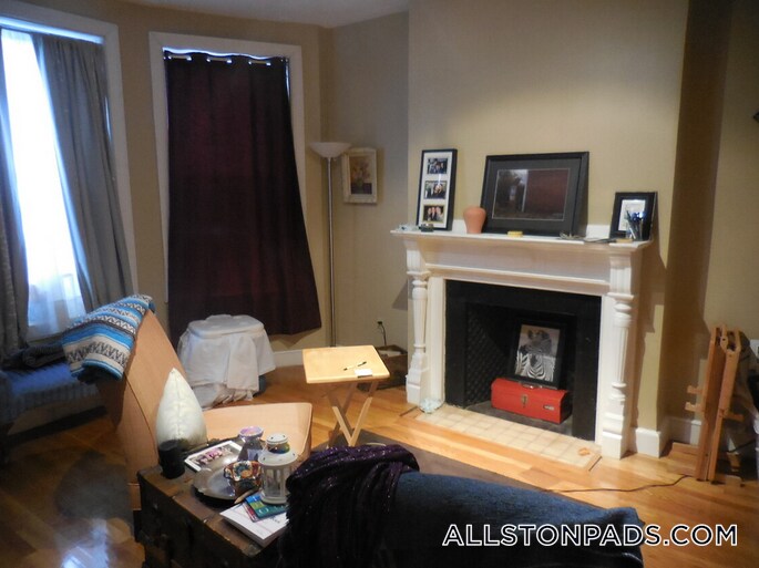 17 Highgate St in Boston, MA - Building Photo
