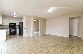 6014 S 41st Pl in Phoenix, AZ - Foto de edificio - Building Photo