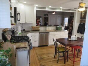 12 Brown St, Unit 1 in New Haven, CT - Building Photo - Building Photo