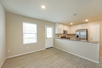 5602 Basilica Pl in San Antonio, TX - Building Photo - Building Photo