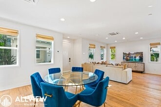 2116 Cresta Dr in Newport Beach, CA - Building Photo - Building Photo