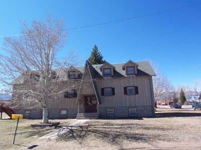 402 3rd St in Westcliffe, CO - Foto de edificio