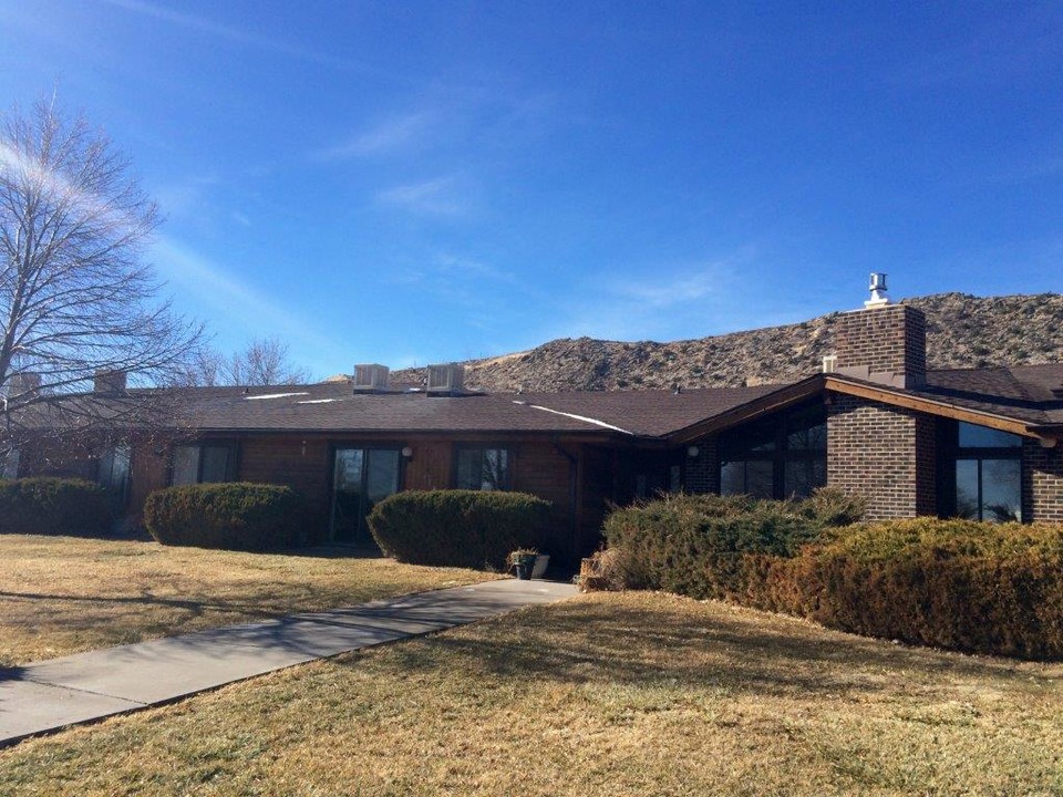 Village at Skyline Ridge Senior Living 60+ in Canon City, CO - Foto de edificio