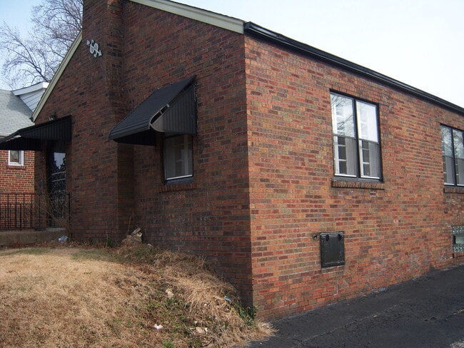 property at 3608 Avondale Ave