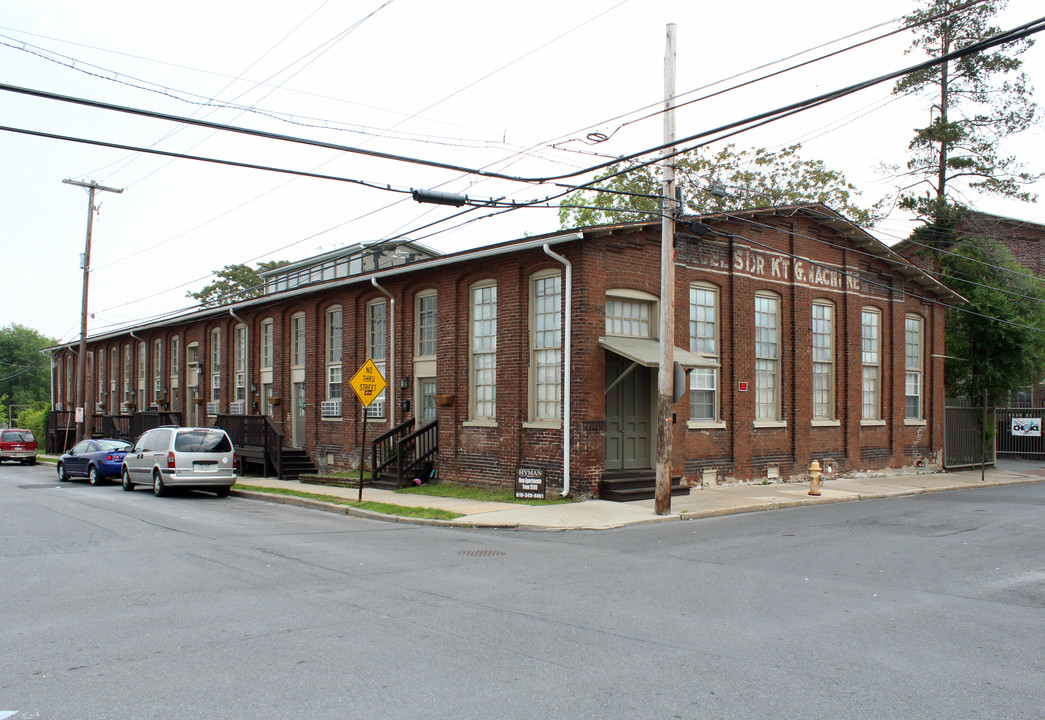 751 N Meadow St in Allentown, PA - Building Photo