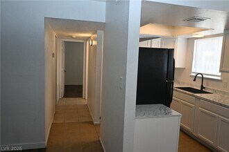 2301 Stewart Ave in Las Vegas, NV - Building Photo - Building Photo