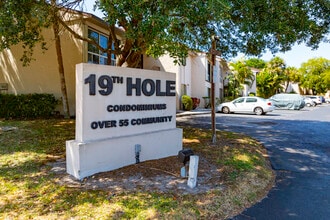 The Nineteenth Hole Condominiums in Melbourne, FL - Foto de edificio - Building Photo
